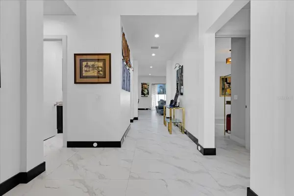 5204 FERN ROW LN, Tampa, FL 33611