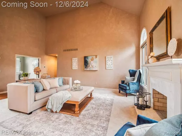 22090 PICADILLY Circle, Novi, MI 48375