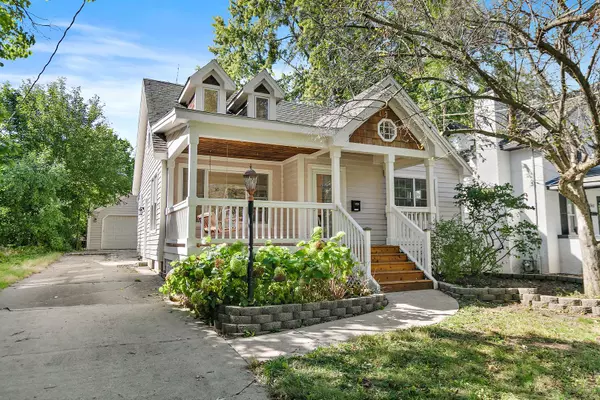 839 N 10th ST, Dekalb, IL 60115