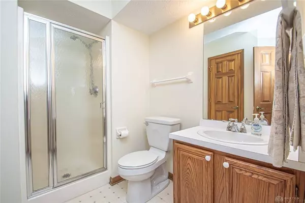 6700 Golf Green Drive, Dayton, OH 45459