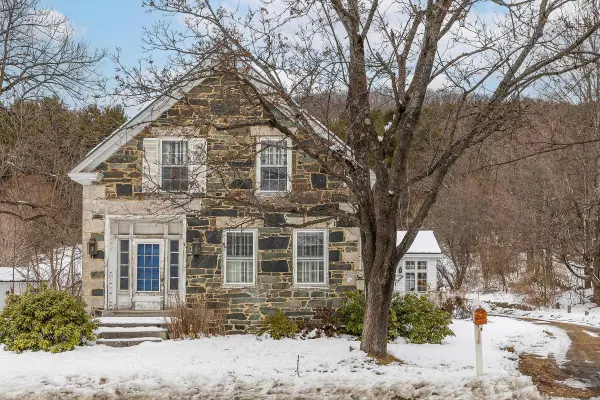 196 North ST, Chester, VT 05143