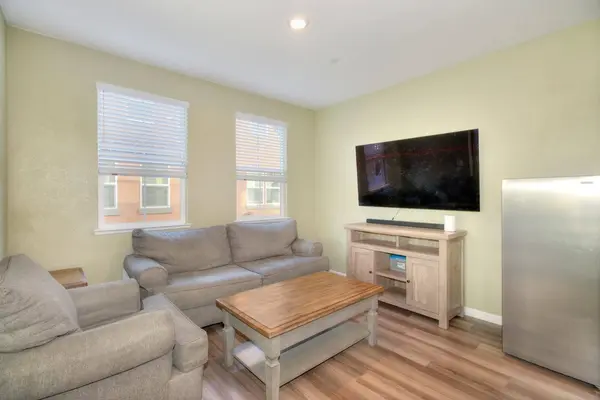 2933 Nantes WALK, Sacramento, CA 95834