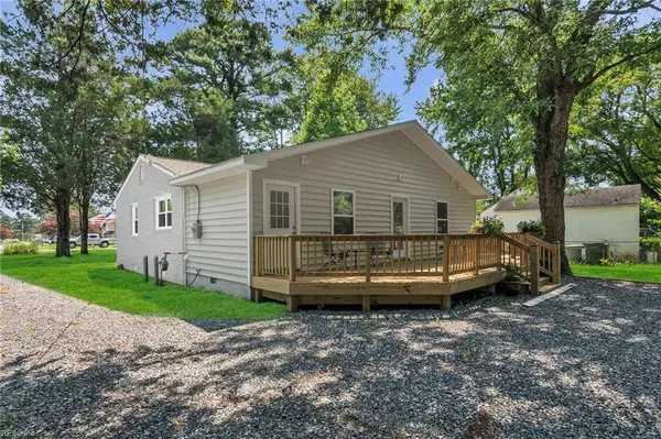 71 Beach RD, Hampton, VA 23664