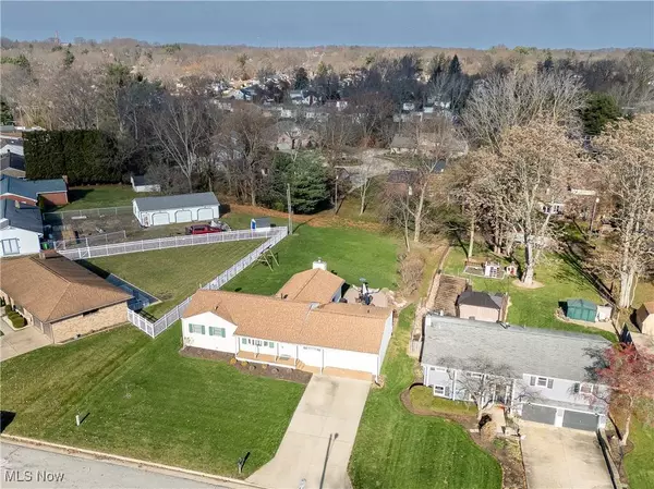 911 Penny ST SE, North Canton, OH 44720