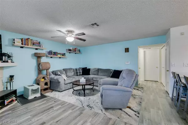 1104 Falconhead Lane #102, Las Vegas, NV 89128