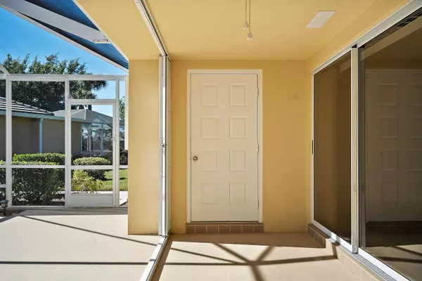 1226 NW Sun Terrace CIR D, Port Saint Lucie, FL 34986