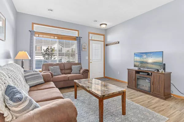 4887 Bivens CT #9706, Inver Grove Heights, MN 55076