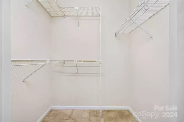 1623 12th ST NE, Hickory, NC 28601