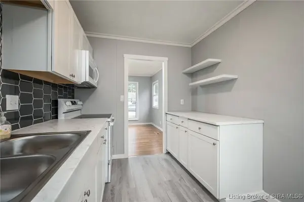 1515 Ellwanger AVE, Jeffersonville, IN 47130