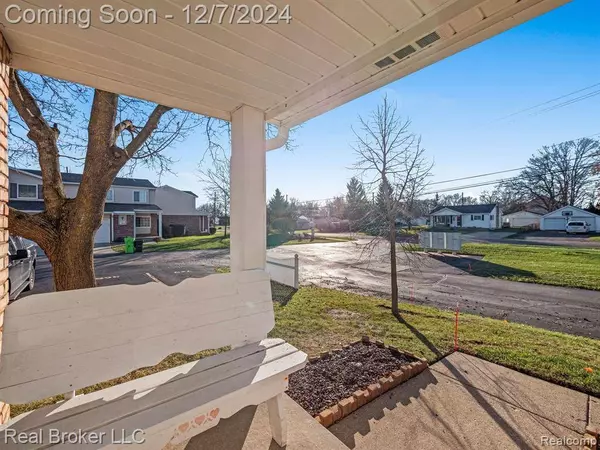 729 CAPE COD, South Lyon, MI 48178