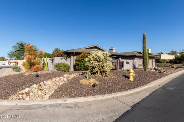 324 W WILLOW Avenue, Phoenix, AZ 85029