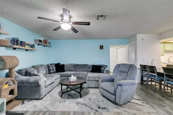 1104 Falconhead Lane #102, Las Vegas, NV 89128