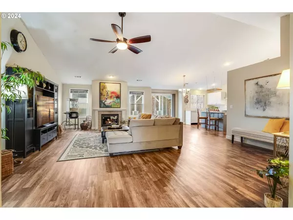 8004 NE 163RD AVE, Vancouver, WA 98682