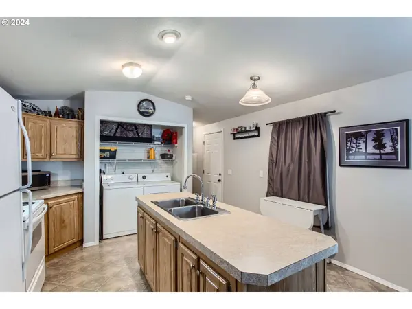 6823 SE MABEL AVE #1, Milwaukie, OR 97267