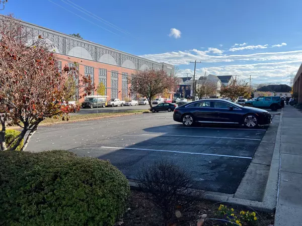 204 Mill St NE #G, Vienna, VA 22180-4500