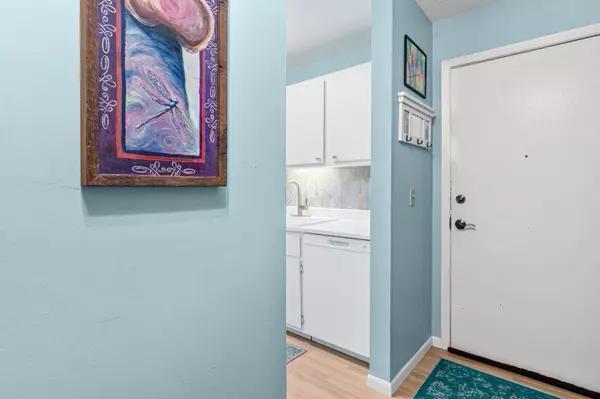 4201 Lakeside AVE N #217, Brooklyn Center, MN 55429