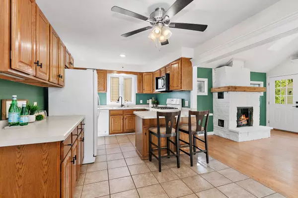 839 N 10th ST, Dekalb, IL 60115