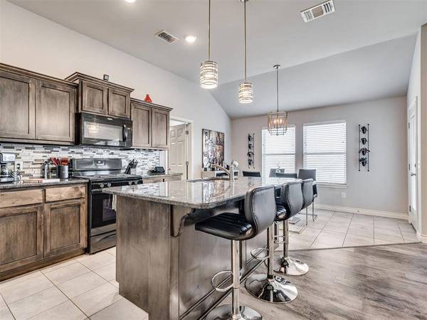 2204 Champoli Drive, Choctaw, OK 73020