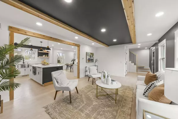 221 Olesen Drive, Naperville, IL 60540