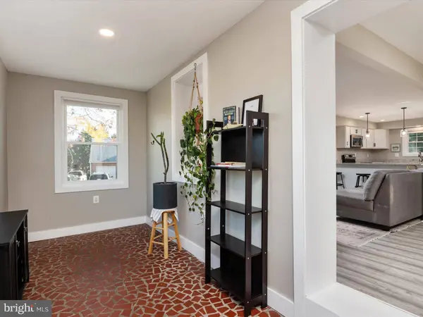 2183 LAKE DR, Pasadena, MD 21122