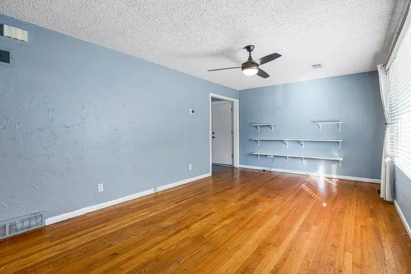 7000 Woodson ST, Overland Park, KS 66204