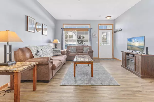 4887 Bivens CT #9706, Inver Grove Heights, MN 55076