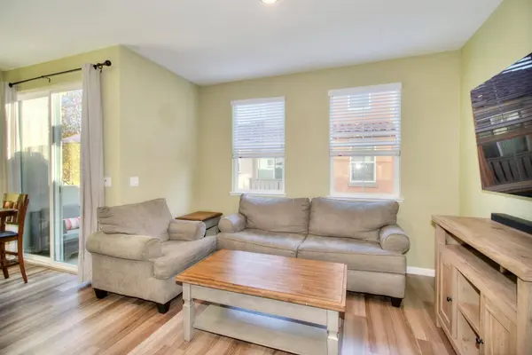 2933 Nantes WALK, Sacramento, CA 95834