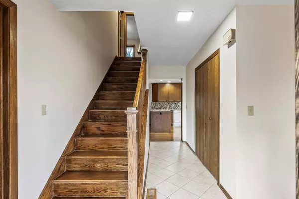 8616 Darnel RD, Eden Prairie, MN 55344