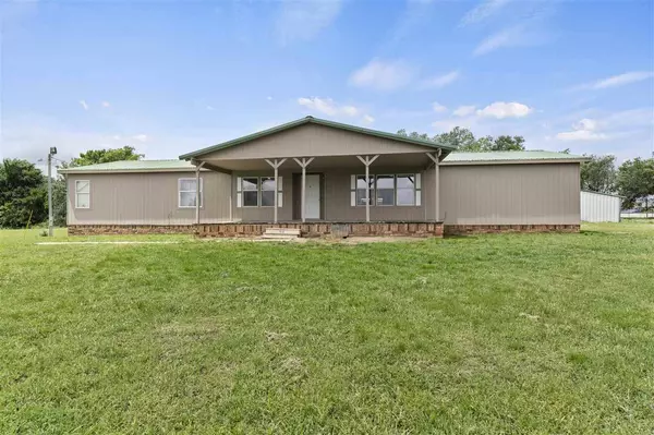 7605 E Donkey Ln, Marlow, OK 73055