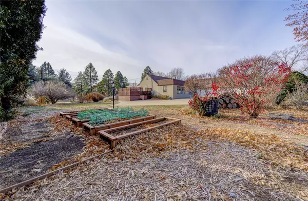 2809 Ashworth Road, West Des Moines, IA 50265