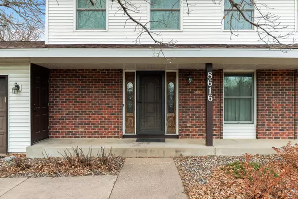 8616 Darnel RD, Eden Prairie, MN 55344