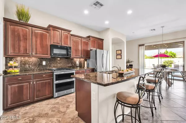 4514 W Paseo Way, Laveen, AZ 85339