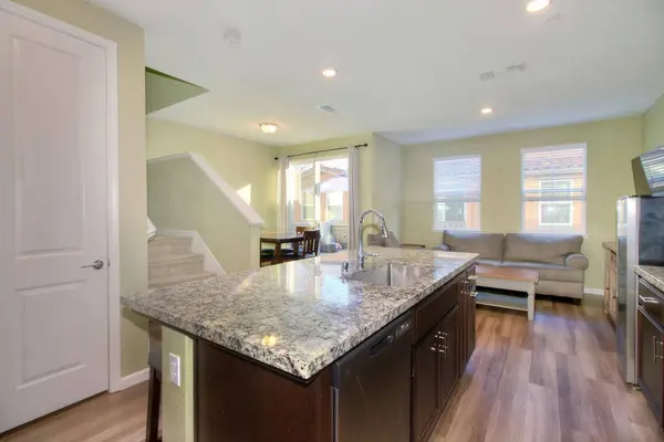 2933 Nantes WALK, Sacramento, CA 95834