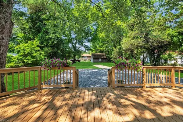 71 Beach RD, Hampton, VA 23664