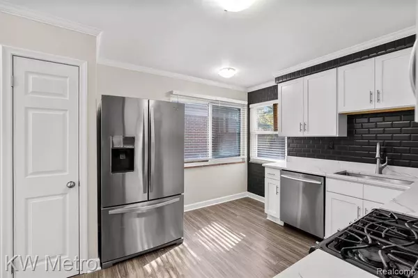 20600 CHALON Street, St. Clair Shores, MI 48080