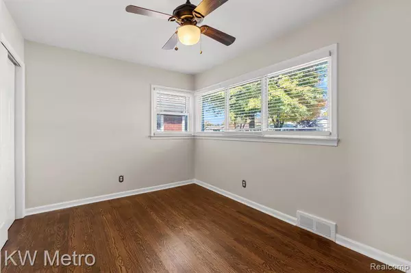 20600 CHALON Street, St. Clair Shores, MI 48080