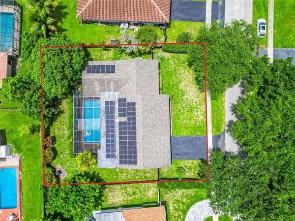 620 NW 73rd Ter, Plantation, FL 33317