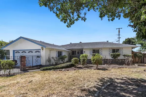 2110 Aaron WAY, Sacramento, CA 95822