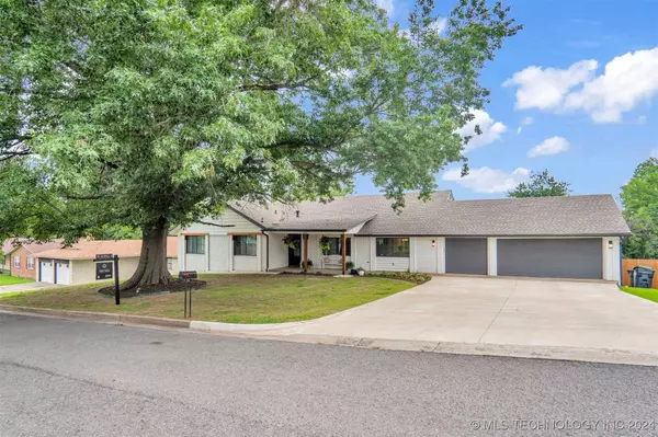 1207 Garner AVE, Tahlequah, OK 74464