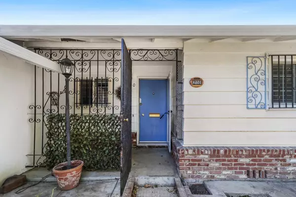 2110 Aaron WAY, Sacramento, CA 95822