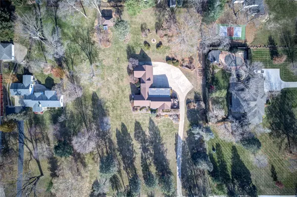 2809 Ashworth Road, West Des Moines, IA 50265