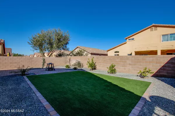 11528 W Stone Hearth Street, Marana, AZ 85658