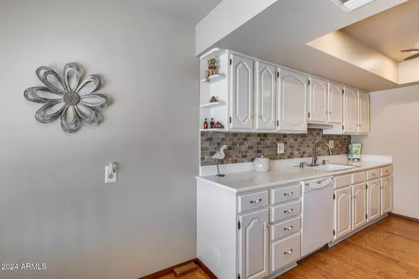 14437 N BOSWELL Boulevard, Sun City, AZ 85351