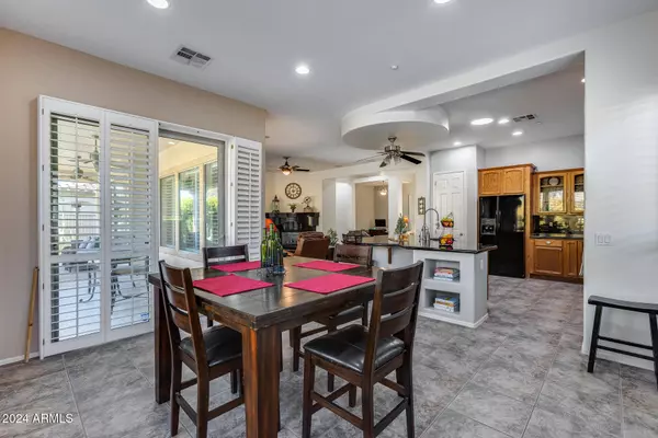 12388 W FETLOCK Trail, Peoria, AZ 85383