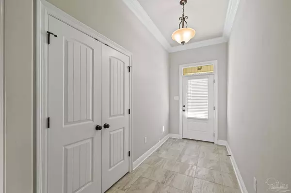 9945 Rebel Rd, Pensacola, FL 32526