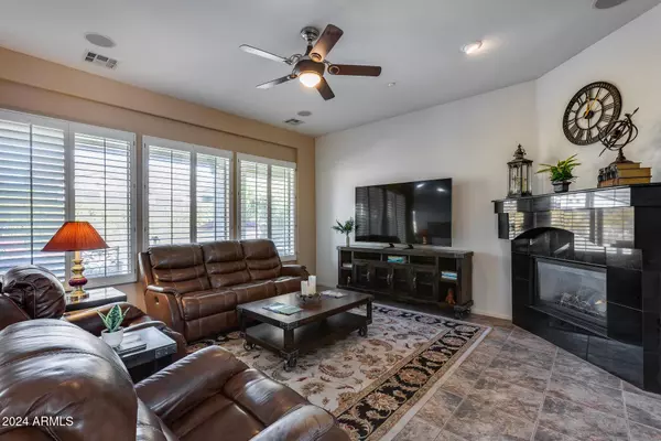 12388 W FETLOCK Trail, Peoria, AZ 85383