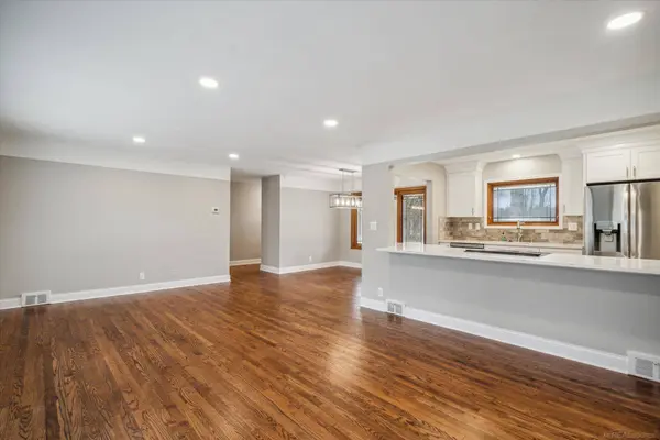 2288 Somerset Road, Bloomfield Hills, MI 48302