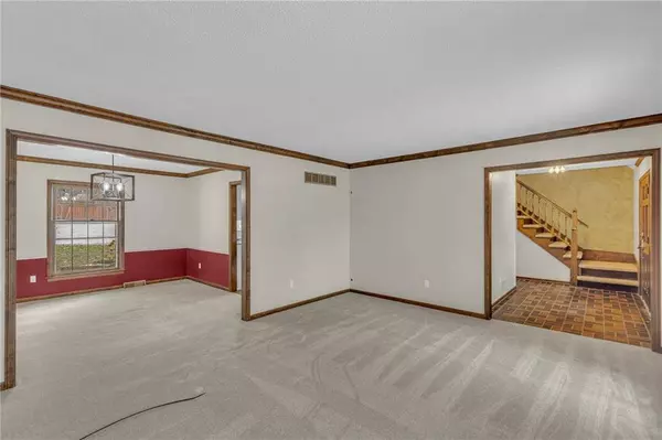 10813 W 52nd CIR, Shawnee, KS 66203