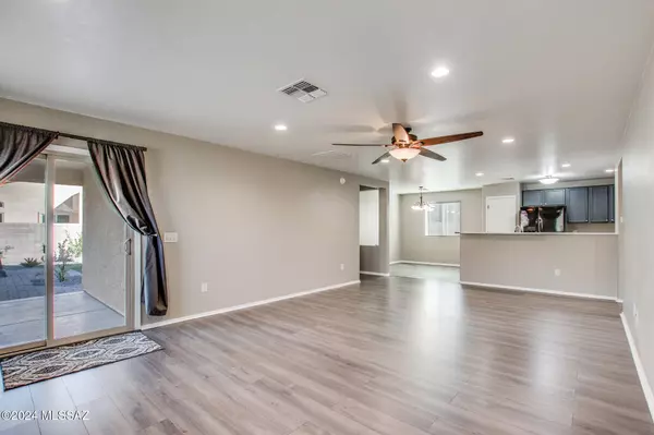 11528 W Stone Hearth Street, Marana, AZ 85658