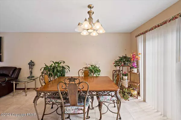 64 Pautuxent TRL, Albrightsville, PA 18210